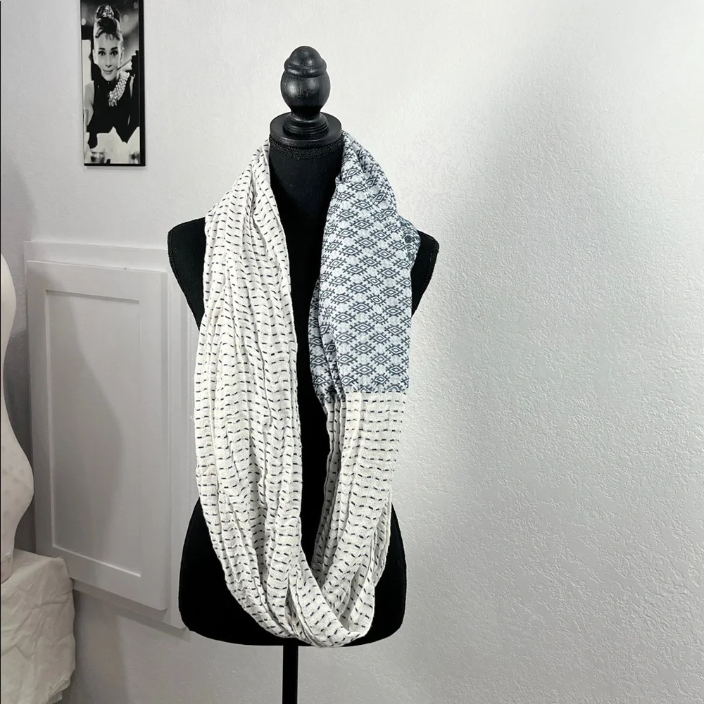 LOFT Women's White Blue Textured Infinity Scarf Geometric Pattern Chic Fall Wear